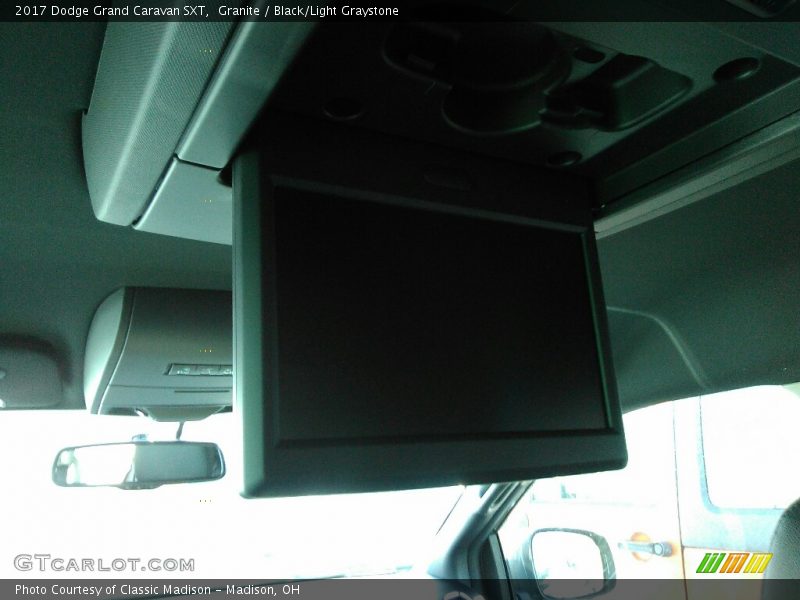 Granite / Black/Light Graystone 2017 Dodge Grand Caravan SXT