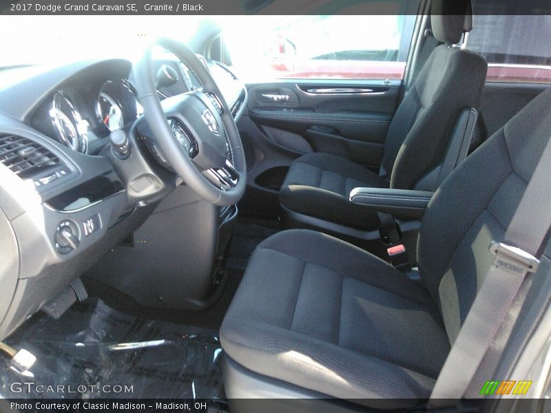 Granite / Black 2017 Dodge Grand Caravan SE