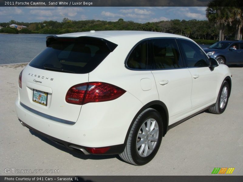 Sand White / Luxor Beige 2011 Porsche Cayenne