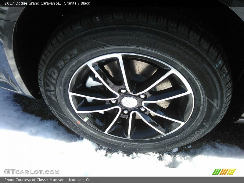 Granite / Black 2017 Dodge Grand Caravan SE