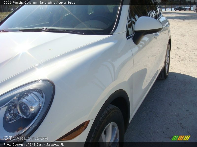 Sand White / Luxor Beige 2011 Porsche Cayenne