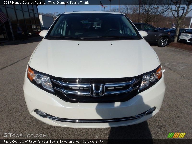 White Diamond Pearl / Truffle 2017 Honda Odyssey Touring