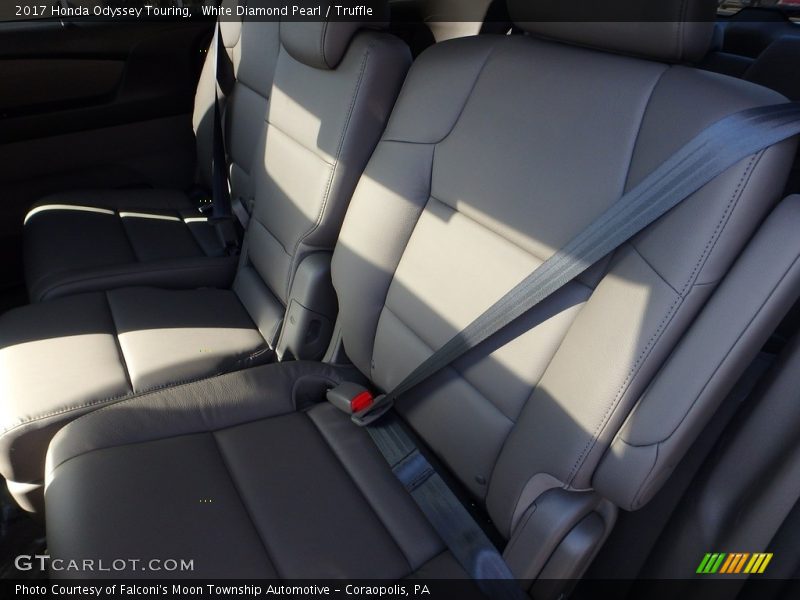 White Diamond Pearl / Truffle 2017 Honda Odyssey Touring