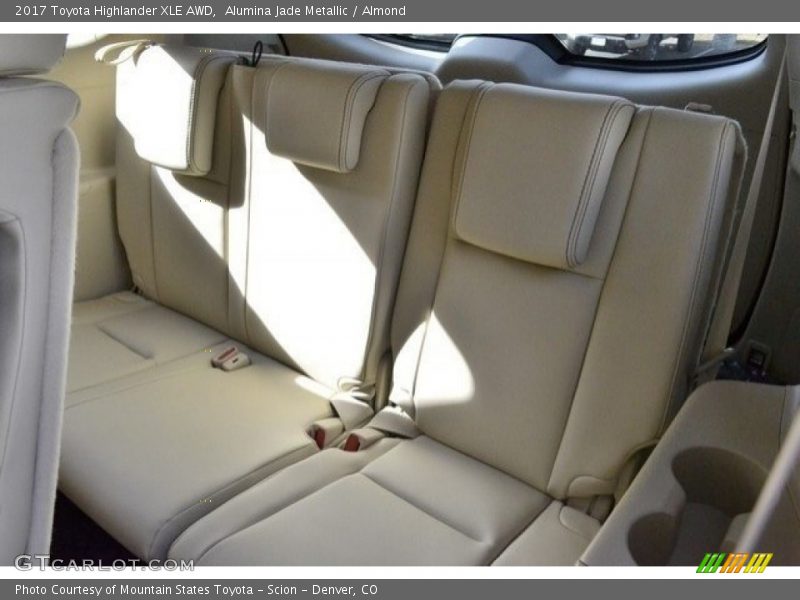 Alumina Jade Metallic / Almond 2017 Toyota Highlander XLE AWD
