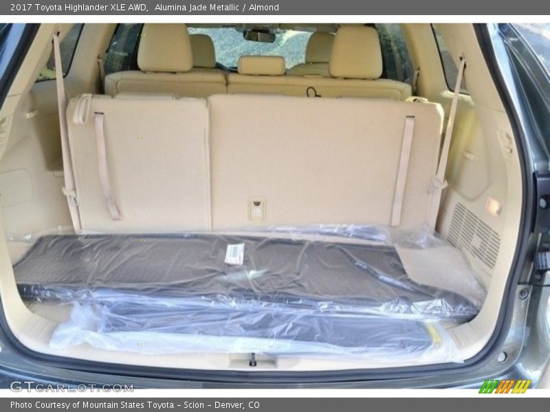 Alumina Jade Metallic / Almond 2017 Toyota Highlander XLE AWD
