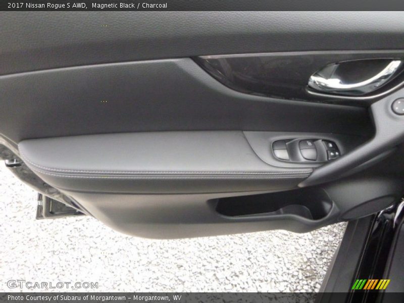 Magnetic Black / Charcoal 2017 Nissan Rogue S AWD