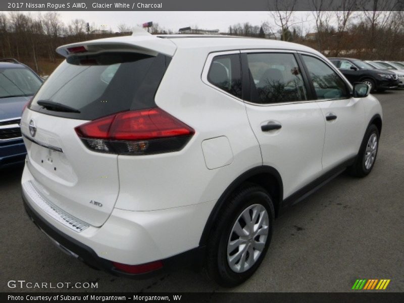Glacier White / Charcoal 2017 Nissan Rogue S AWD
