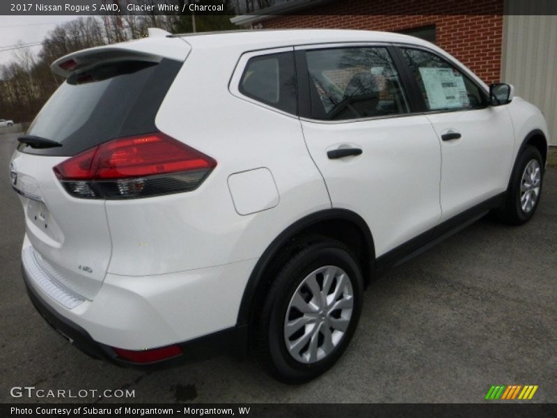 Glacier White / Charcoal 2017 Nissan Rogue S AWD