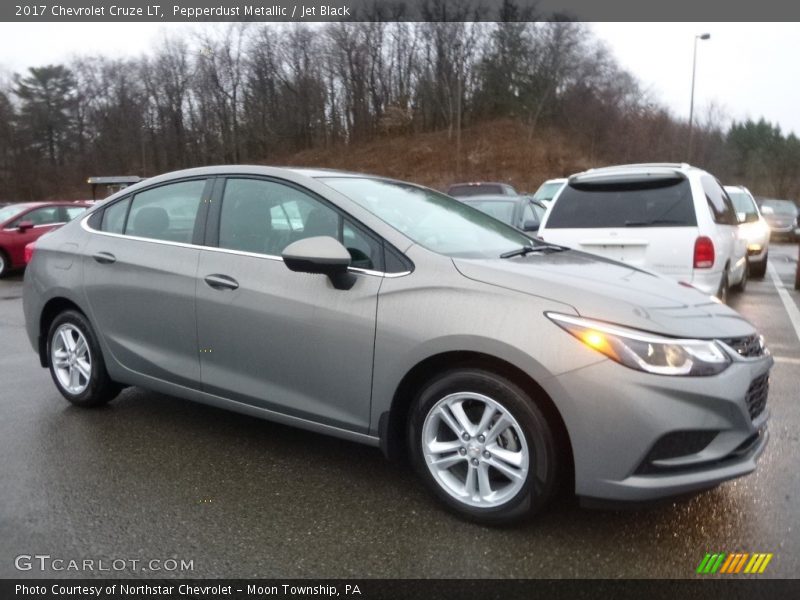 Pepperdust Metallic / Jet Black 2017 Chevrolet Cruze LT