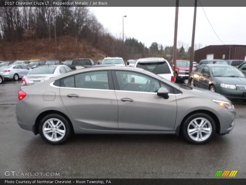 Pepperdust Metallic / Jet Black 2017 Chevrolet Cruze LT
