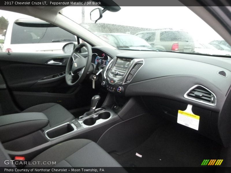 Pepperdust Metallic / Jet Black 2017 Chevrolet Cruze LT