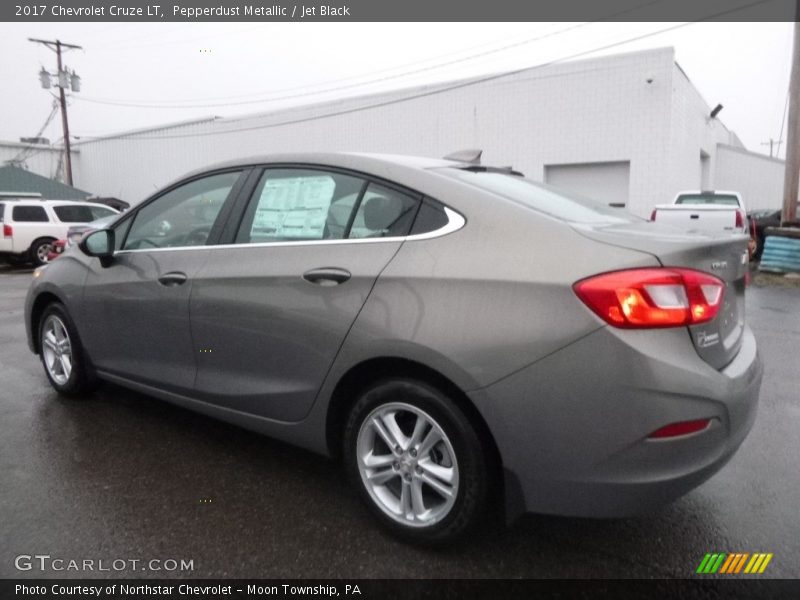 Pepperdust Metallic / Jet Black 2017 Chevrolet Cruze LT