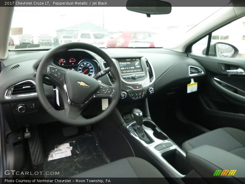 Pepperdust Metallic / Jet Black 2017 Chevrolet Cruze LT