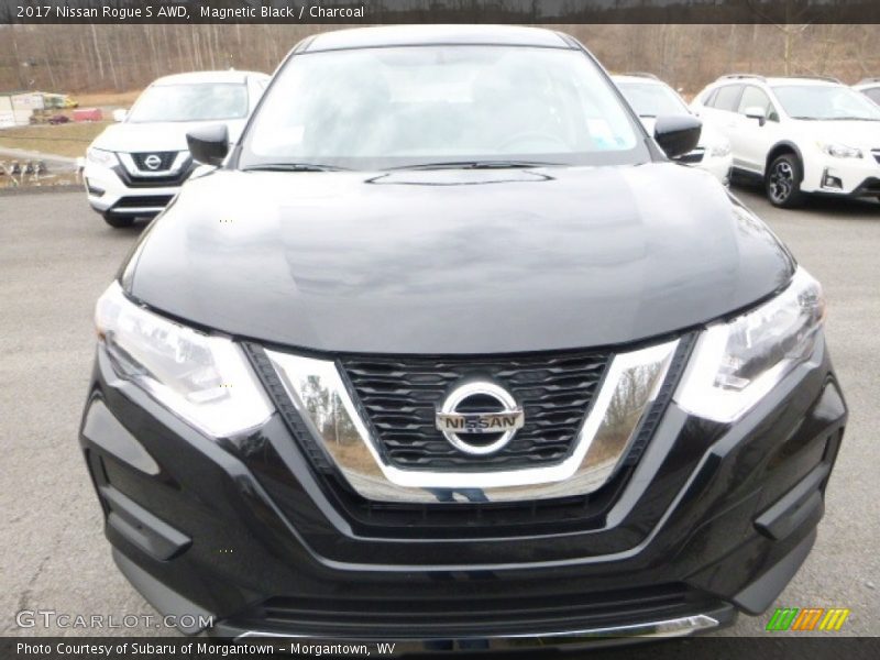 Magnetic Black / Charcoal 2017 Nissan Rogue S AWD