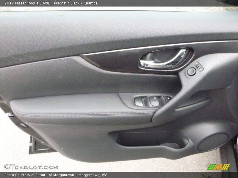 Magnetic Black / Charcoal 2017 Nissan Rogue S AWD