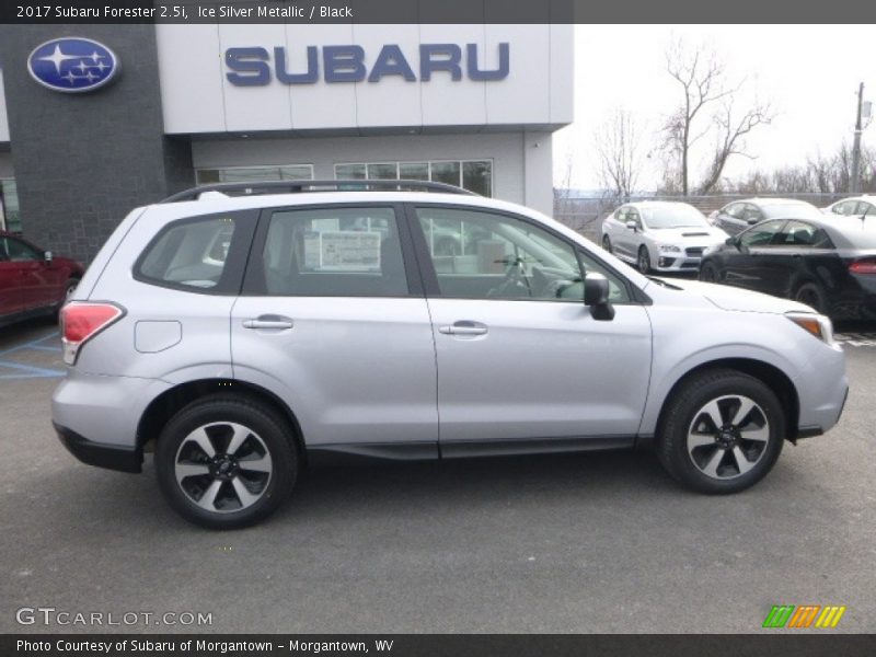 Ice Silver Metallic / Black 2017 Subaru Forester 2.5i