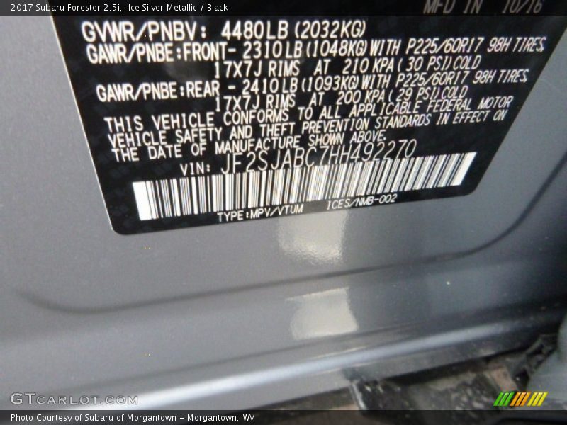Ice Silver Metallic / Black 2017 Subaru Forester 2.5i
