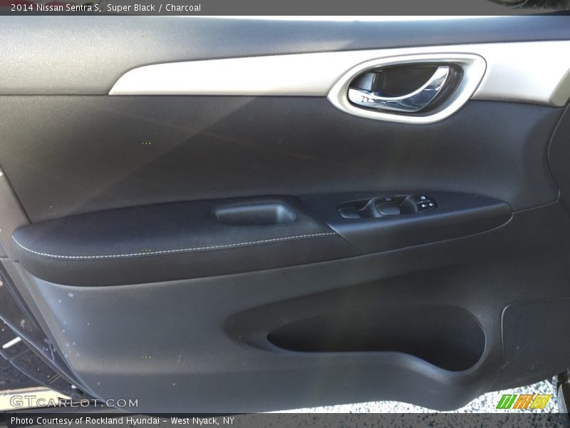 Super Black / Charcoal 2014 Nissan Sentra S
