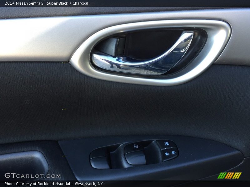 Super Black / Charcoal 2014 Nissan Sentra S