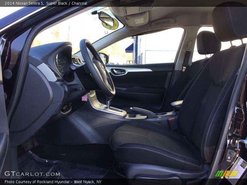 Super Black / Charcoal 2014 Nissan Sentra S