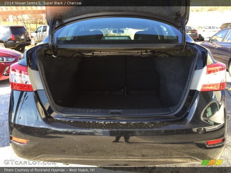 Super Black / Charcoal 2014 Nissan Sentra S