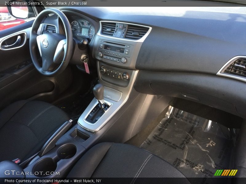 Super Black / Charcoal 2014 Nissan Sentra S