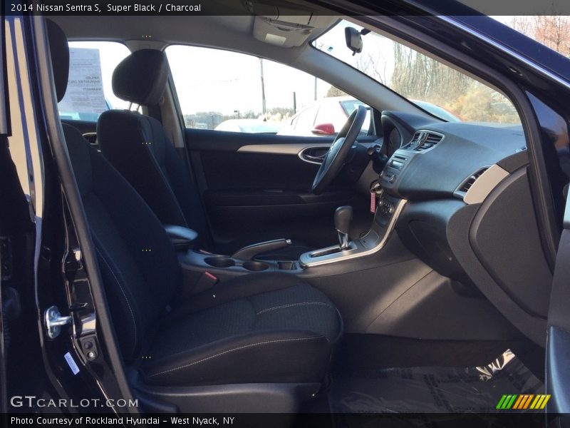 Super Black / Charcoal 2014 Nissan Sentra S