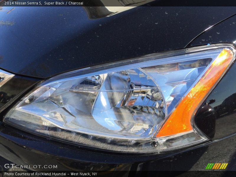 Super Black / Charcoal 2014 Nissan Sentra S