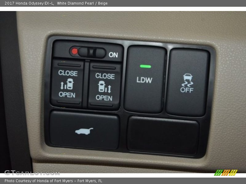 White Diamond Pearl / Beige 2017 Honda Odyssey EX-L