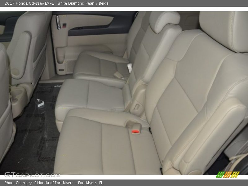 White Diamond Pearl / Beige 2017 Honda Odyssey EX-L
