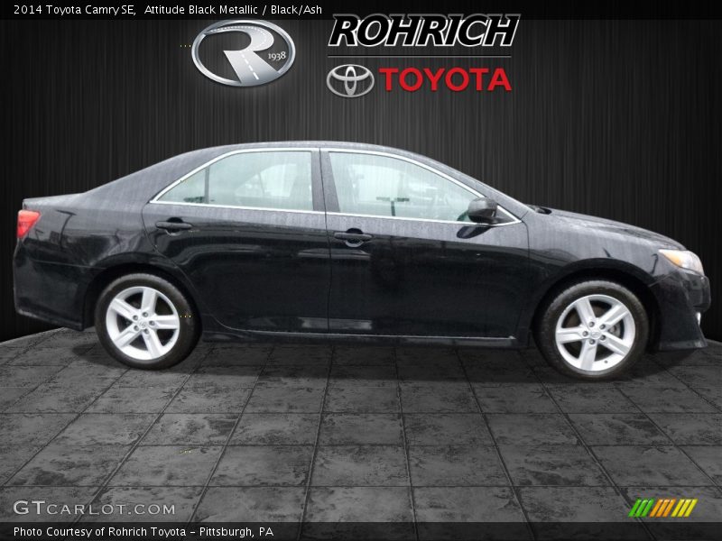 Attitude Black Metallic / Black/Ash 2014 Toyota Camry SE