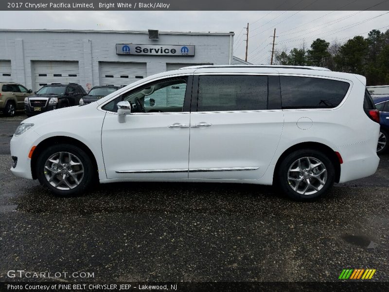 Bright White / Black/Alloy 2017 Chrysler Pacifica Limited