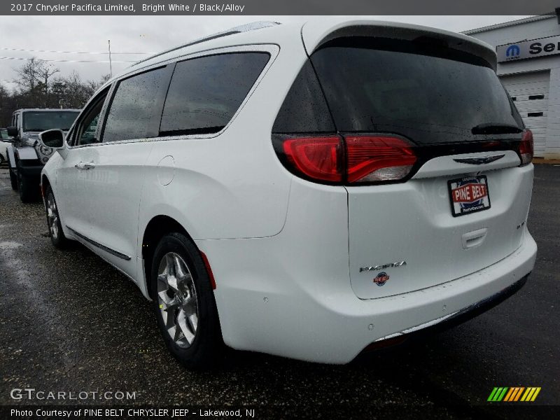 Bright White / Black/Alloy 2017 Chrysler Pacifica Limited