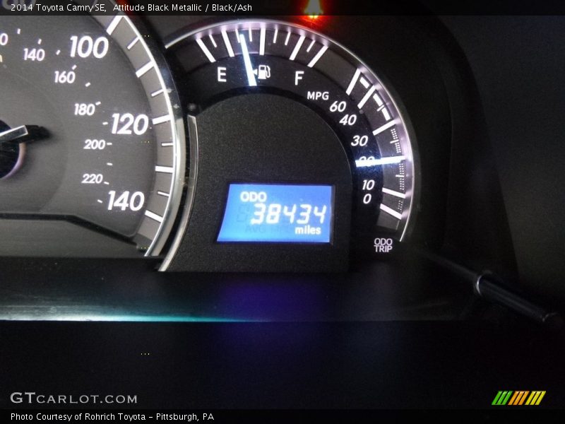 Attitude Black Metallic / Black/Ash 2014 Toyota Camry SE