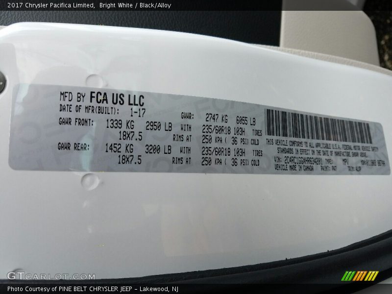 Bright White / Black/Alloy 2017 Chrysler Pacifica Limited