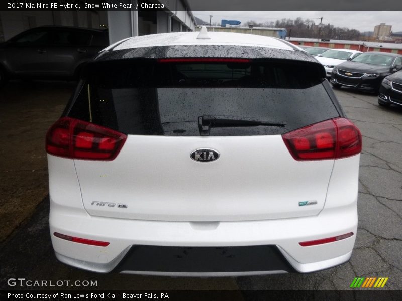 Snow White Pearl / Charcoal 2017 Kia Niro FE Hybrid