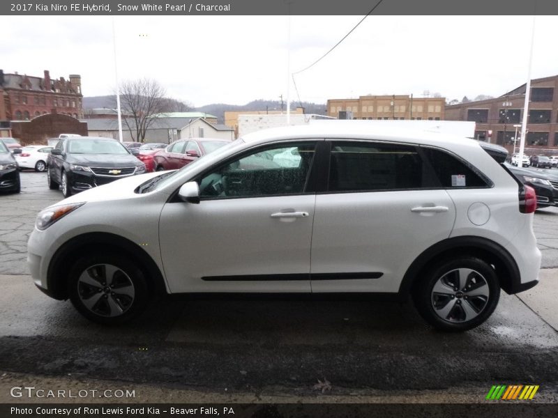 Snow White Pearl / Charcoal 2017 Kia Niro FE Hybrid