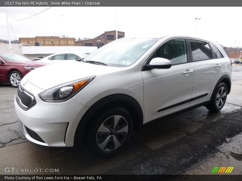Snow White Pearl / Charcoal 2017 Kia Niro FE Hybrid