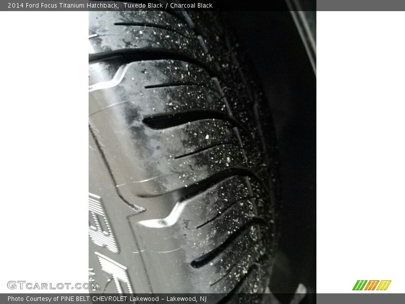Tuxedo Black / Charcoal Black 2014 Ford Focus Titanium Hatchback