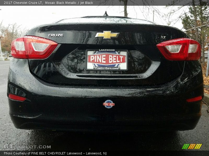 Mosaic Black Metallic / Jet Black 2017 Chevrolet Cruze LT