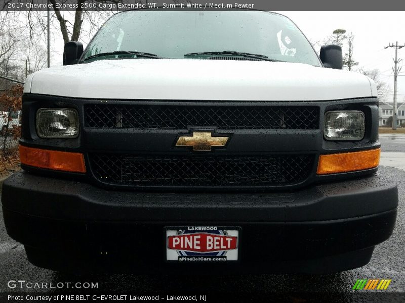Summit White / Medium Pewter 2017 Chevrolet Express 2500 Cargo Extended WT