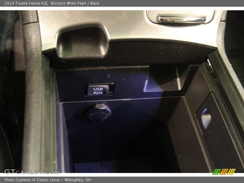 Blizzard White Pearl / Black 2014 Toyota Venza XLE
