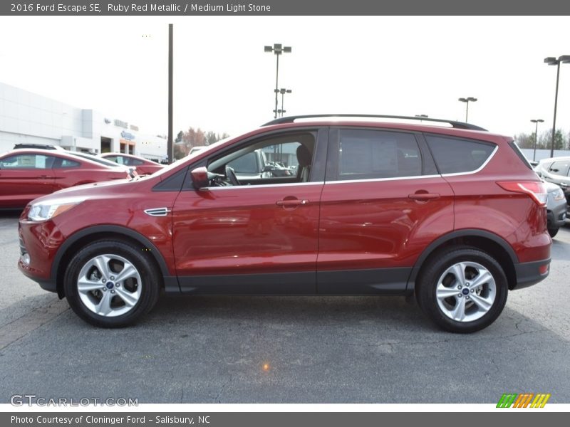 Ruby Red Metallic / Medium Light Stone 2016 Ford Escape SE