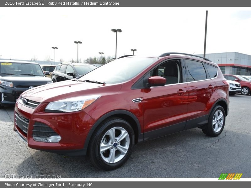 Ruby Red Metallic / Medium Light Stone 2016 Ford Escape SE