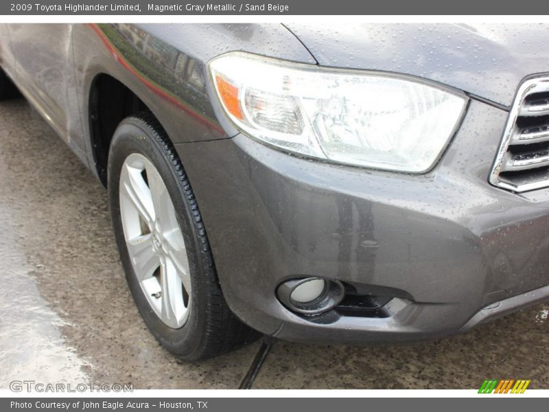 Magnetic Gray Metallic / Sand Beige 2009 Toyota Highlander Limited