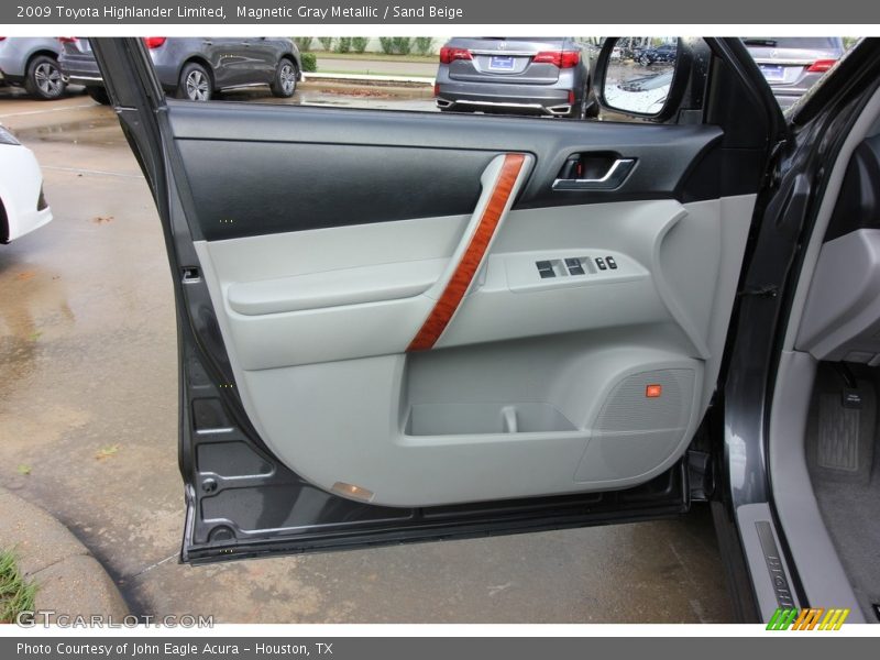 Magnetic Gray Metallic / Sand Beige 2009 Toyota Highlander Limited