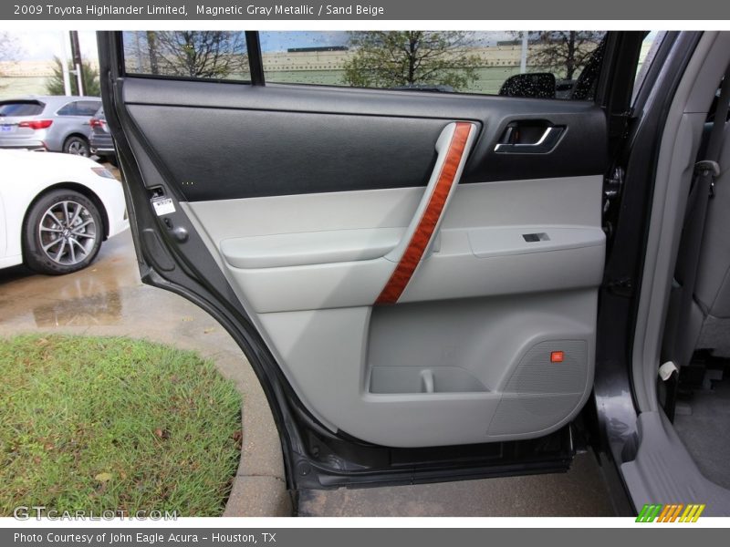 Magnetic Gray Metallic / Sand Beige 2009 Toyota Highlander Limited