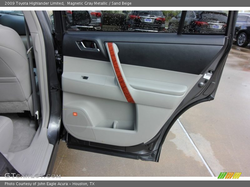 Magnetic Gray Metallic / Sand Beige 2009 Toyota Highlander Limited
