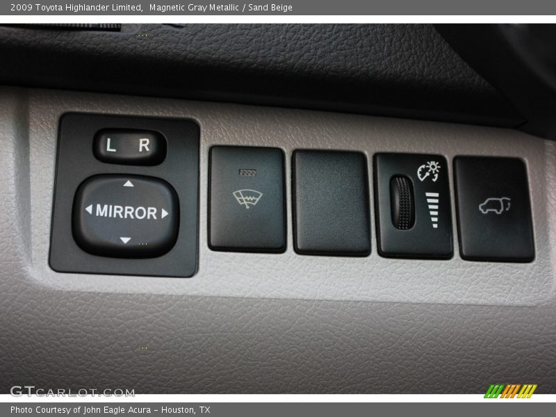 Magnetic Gray Metallic / Sand Beige 2009 Toyota Highlander Limited