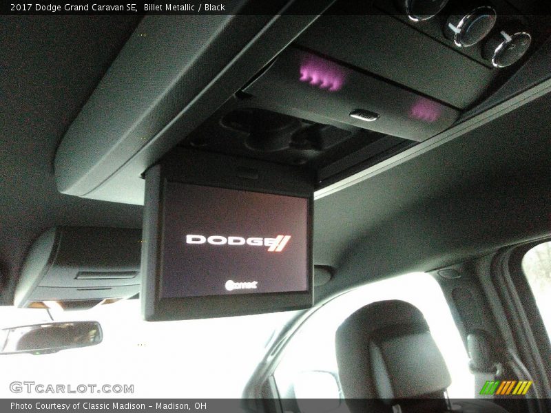 Billet Metallic / Black 2017 Dodge Grand Caravan SE